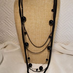Sautoir noir métal argenté