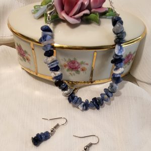 Bracelet baroque et boucles d'oreilles en Sodalite bleue