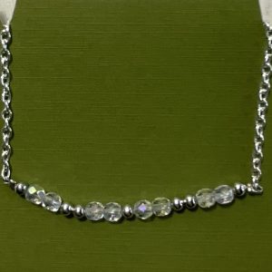Collier en perles de rocailles transparentes